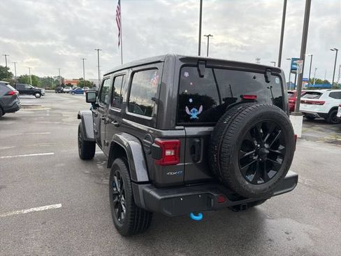 Used 2022 Jeep Wrangler Unlimited Sahara w/ Cold Weather Group AWD/4WD image 6