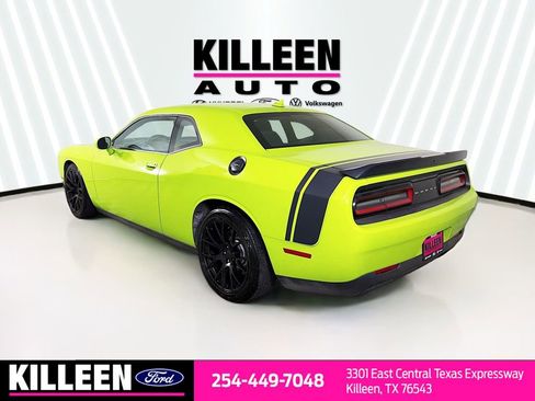 Used 2015 Dodge Challenger R/T Scat Pack w/ Scat Pack Appearance Package RWD image 6