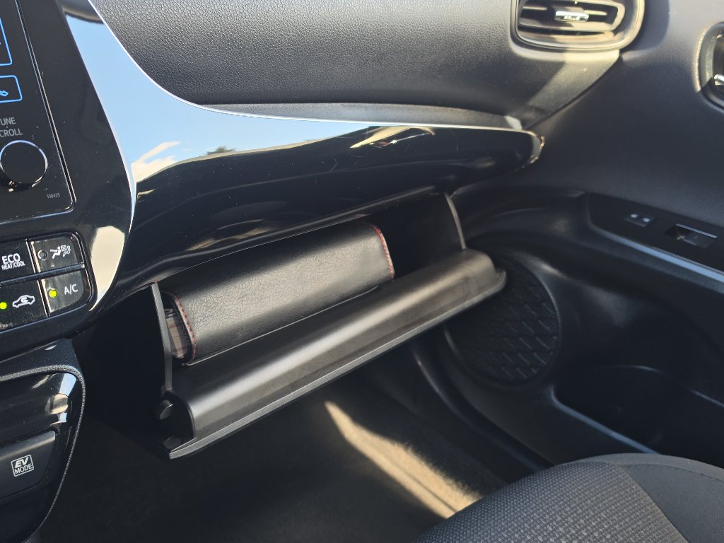 Certified 2019 Toyota Prius LE AWD/4WD image 28