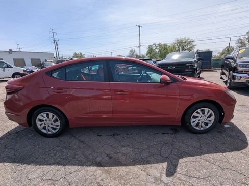 Used 2019 Hyundai Elantra SE FWD image 7