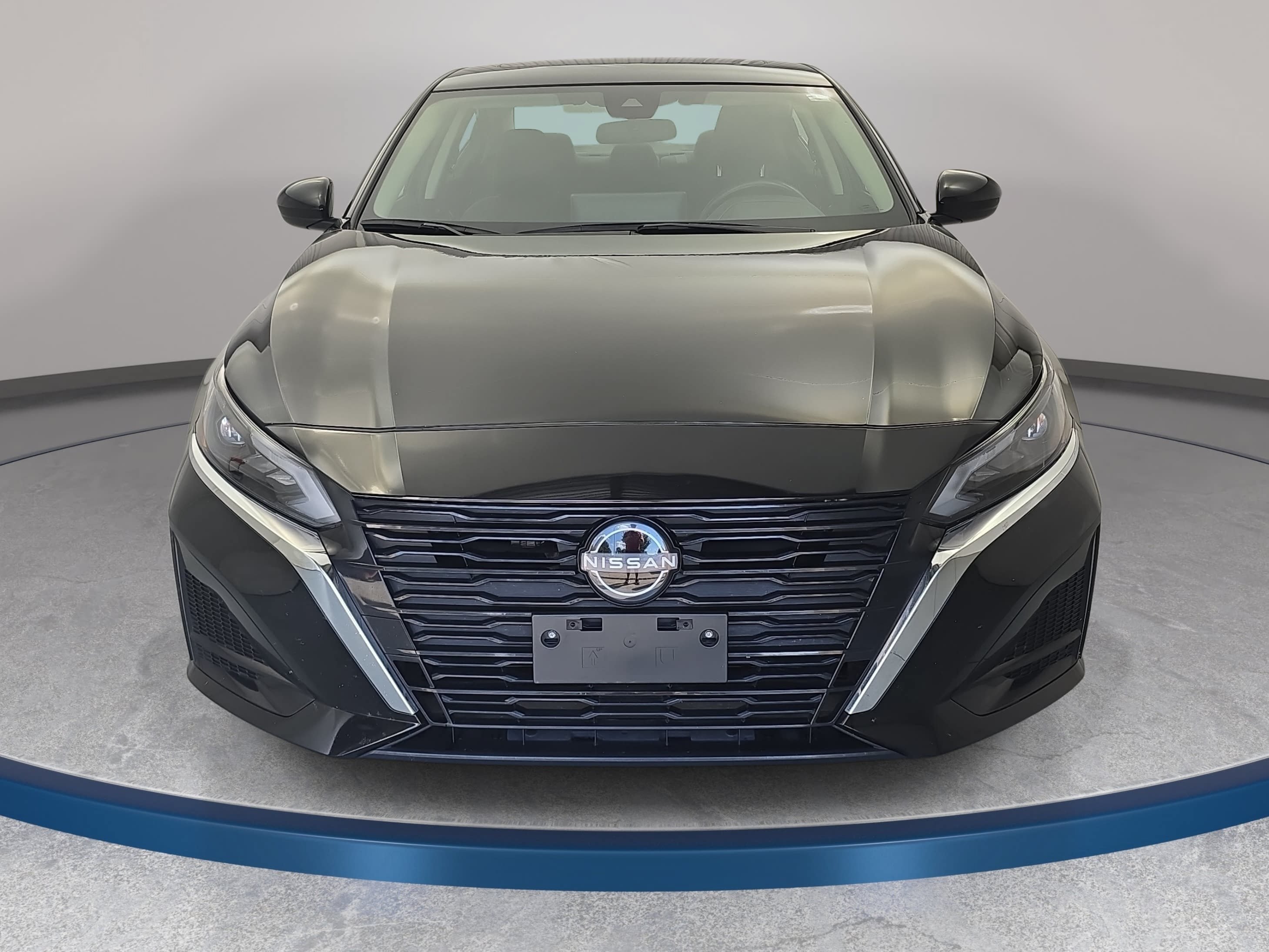 Used 2024 Nissan Altima 2.5 SV w/ SV Premium Package FWD image 2