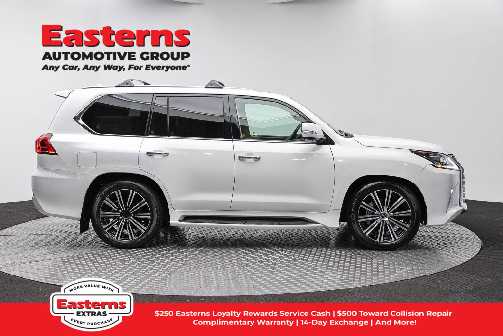 Used 2021 Lexus LX 570 4WD w/ Luxury Package image 5
