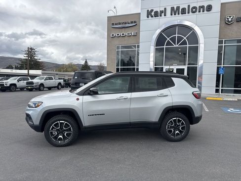 New 2026 Jeep Compass Trailhawk AWD/4WD image 8