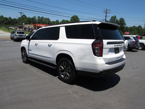 Used 2022 Chevrolet Suburban Z71 w/ Luxury Package AWD/4WD image 6