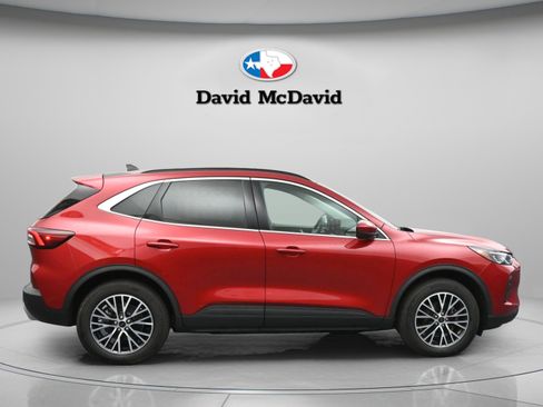 Used 2025 Ford Escape SE w/ PHEV Premium Package FWD image 9
