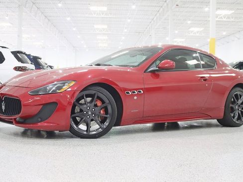 Used 2017 Maserati GranTurismo Sport image 2
