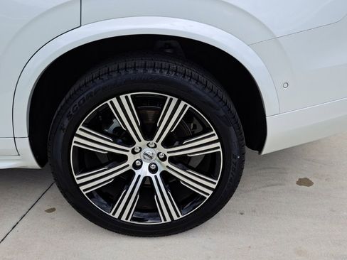 Used 2025 Volvo XC90 B5 Plus w/ Protection Package Premier image 4