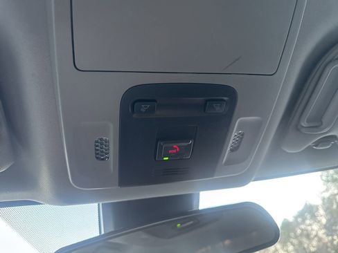 Used 2024 Toyota Camry SE image 9