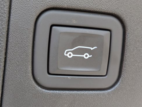 Certified 2023 Cadillac XT5 Premium Luxury w/ Technology Package FWD image 18