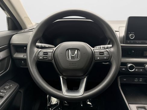 Used 2025 Honda CR-V EX image 12