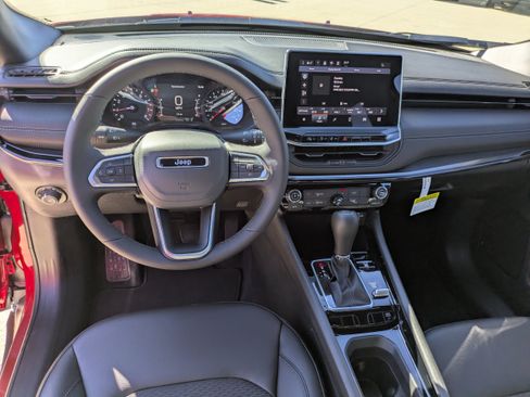 New 2026 Jeep Compass Latitude AWD/4WD image 8