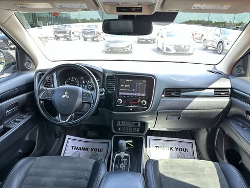 Used 2020 Mitsubishi Outlander AWD image 10