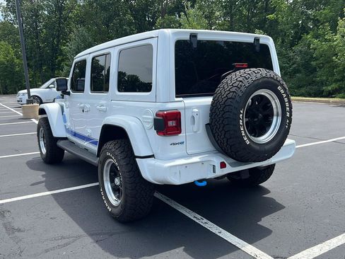 Used 2024 Jeep Wrangler High Altitude AWD/4WD image 3