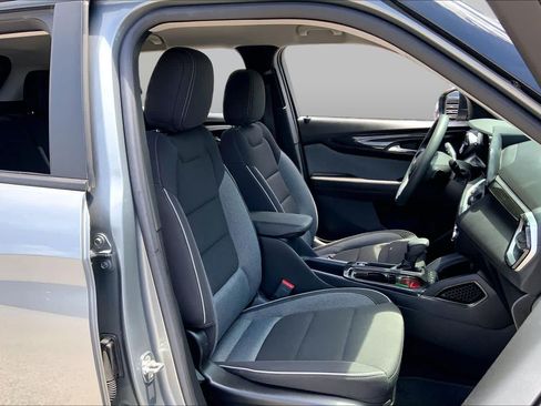 Used 2024 Chevrolet TrailBlazer LS w/ LS Convenience Package FWD image 9