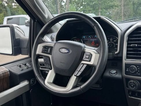 Used 2019 Ford F150 Lariat w/ Equipment Group 502A Luxury AWD/4WD image 16