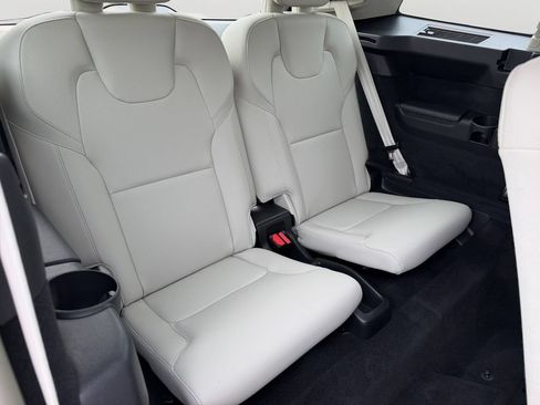 Certified 2023 Volvo XC90 B6 Plus AWD/4WD image 10