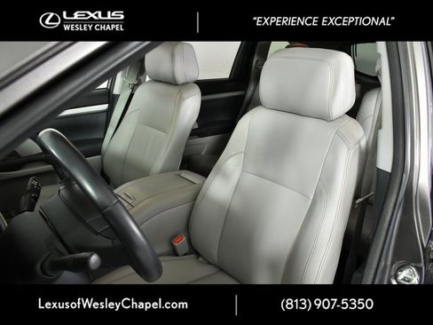 Used 2014 Toyota Highlander XLE image 17