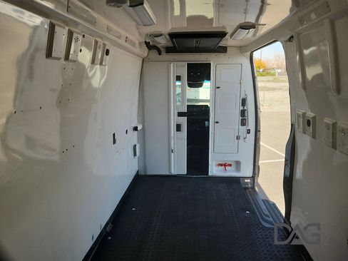 Used 2022 Mercedes-Benz Sprinter 4500 w/ Parking Package image 20