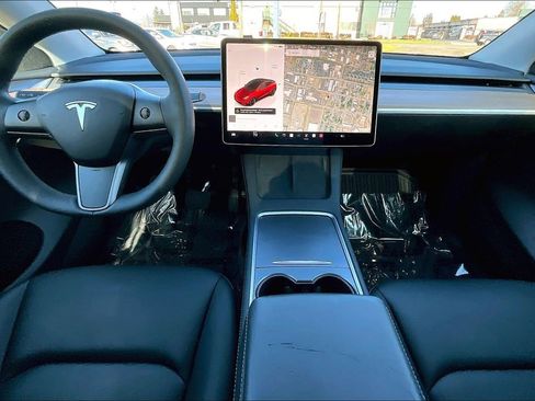 Used 2023 Tesla Model Y Long Range image 17