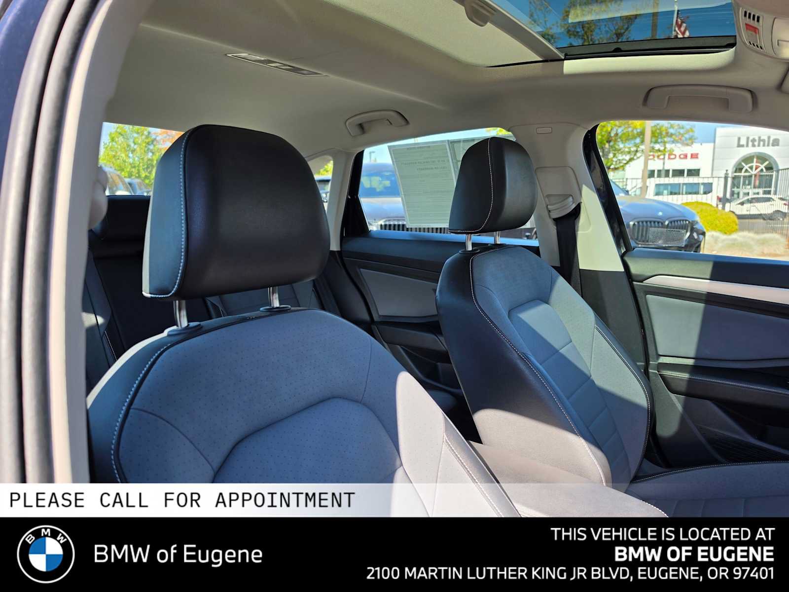 Used 2025 Volkswagen Jetta SE FWD image 13