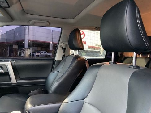 Used 2022 Toyota 4Runner SR5 Premium w/ Moonroof Package RWD image 10