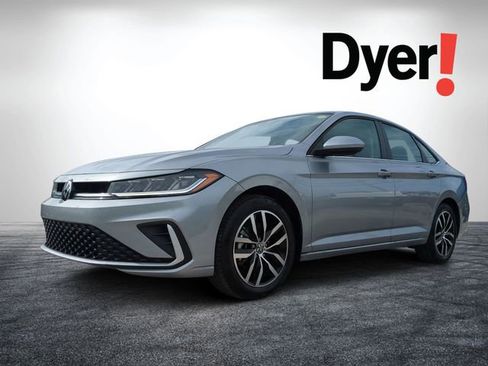 Used 2025 Volkswagen Jetta SE image 8