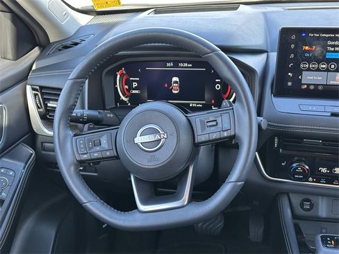 Certified 2024 Nissan Rogue Platinum w/ Platinum Premium Package image 25