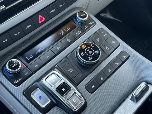 Used 2024 Hyundai Palisade Limited image 20