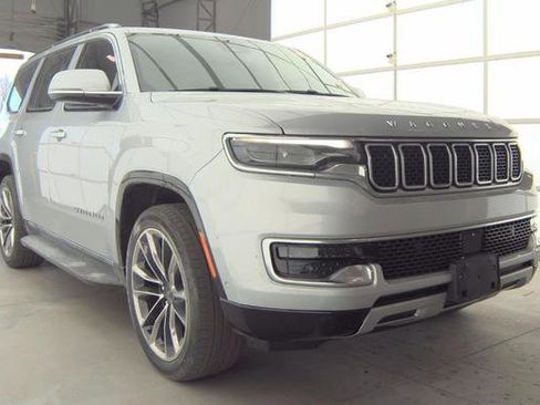 Used 2022 Jeep Wagoneer Series II w/ Premium Group I image 2