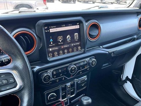 Used 2023 Jeep Gladiator Mojave w/ Cold Weather Group AWD/4WD image 22