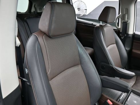 Used 2025 Honda Odyssey Elite image 50