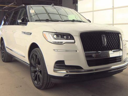 Used 2023 Lincoln Navigator L Black Label image 4
