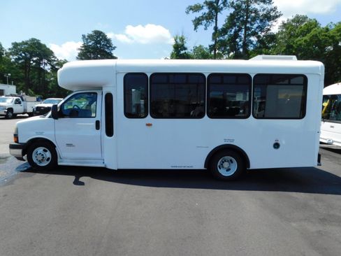Used 2012 Chevrolet Express 4500 w/ Shuttle Bus Package image 3