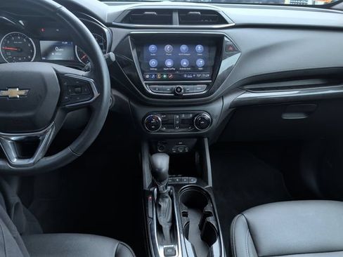 Used 2022 Chevrolet TrailBlazer ACTIV w/ Sun and Liftgate Package FWD image 19