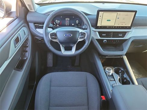 Used 2025 Ford Explorer Active image 7