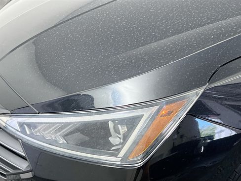 Used 2020 Hyundai Elantra SE w/ Cargo Package (C1) FWD image 11