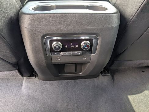 Used 2023 GMC Yukon Denali AWD/4WD image 15