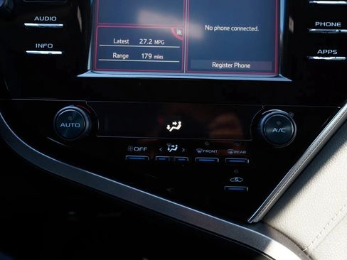 Used 2018 Toyota Camry SE FWD image 39