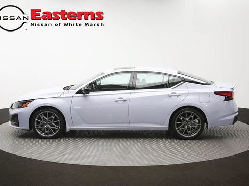 Used 2023 Nissan Altima 2.0 SR FWD image 59