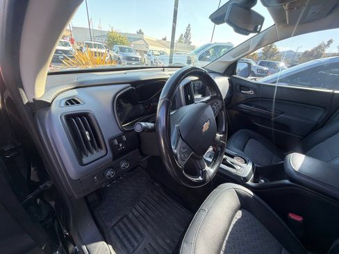 Used 2017 Chevrolet Colorado Z71 AWD/4WD image 17