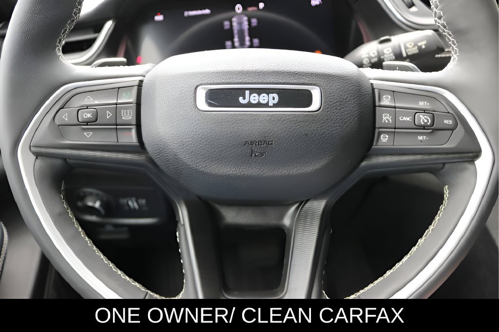 Used 2023 Jeep Grand Cherokee Altitude AWD/4WD image 16