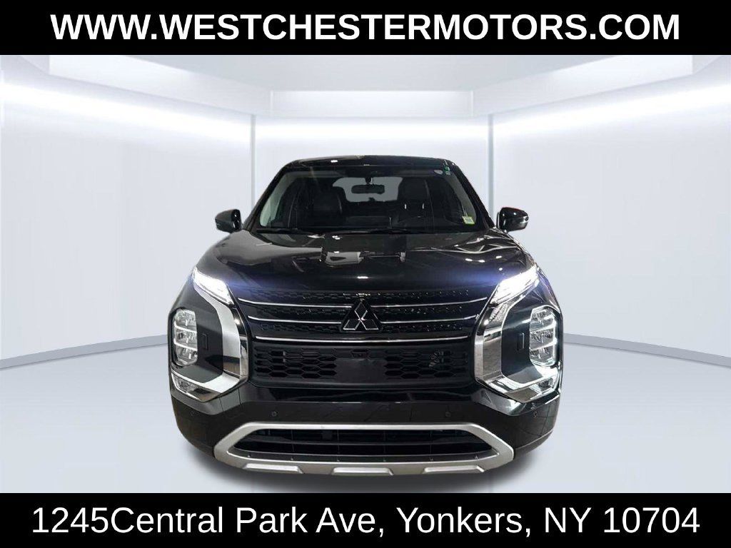 Used 2024 Mitsubishi Outlander SE Black Edition AWD/4WD image 2