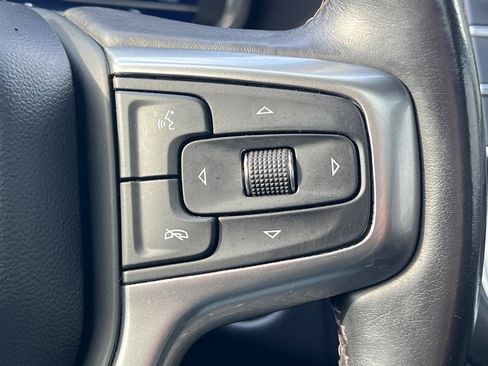 Used 2022 Chevrolet Suburban Z71 image 38