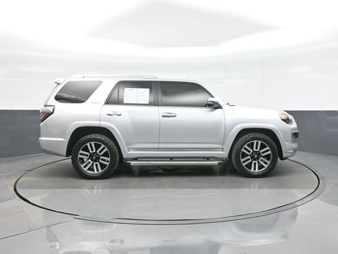 Used 2015 Toyota 4Runner Limited image 8
