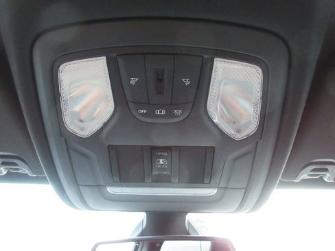 Used 2019 RAM 1500 Big Horn AWD/4WD image 34