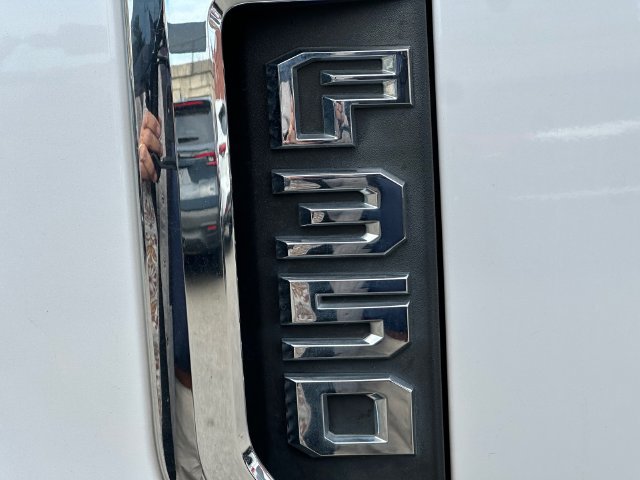 Used 2018 Ford F350 Platinum w/ Platinum Ultimate Package AWD/4WD image 11