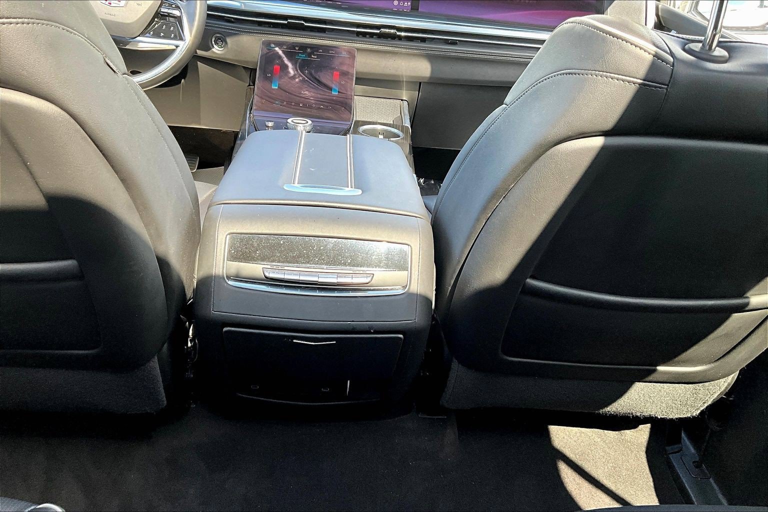 Certified 2025 Cadillac Escalade ESV Premium Luxury AWD/4WD image 10