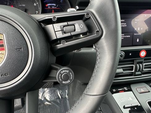 Certified 2026 Porsche Macan Turbo AWD/4WD image 16