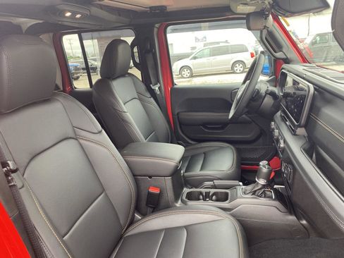 Used 2025 Jeep Gladiator High Tide image 37