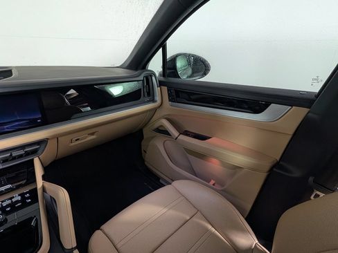 Certified 2026 Porsche Cayenne Coupe AWD/4WD image 23